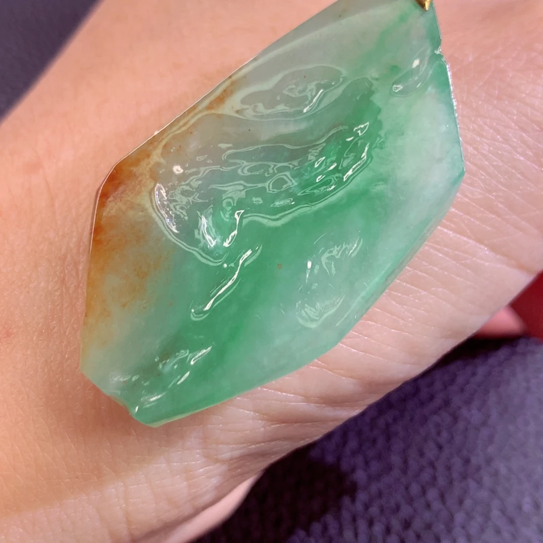 翡翠18K金镶嵌颈饰翡翠