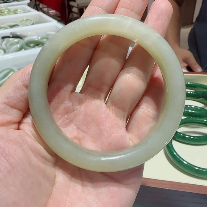 未镶嵌手镯和田玉805