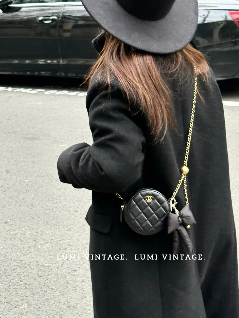 95新 Chanel/香奈儿 黑金羊皮金球圆饼包单肩包