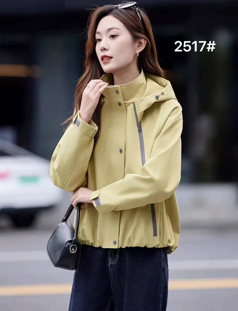 爆款时尚百搭休闲运动上衣女2025秋季新款气质短款外套风衣