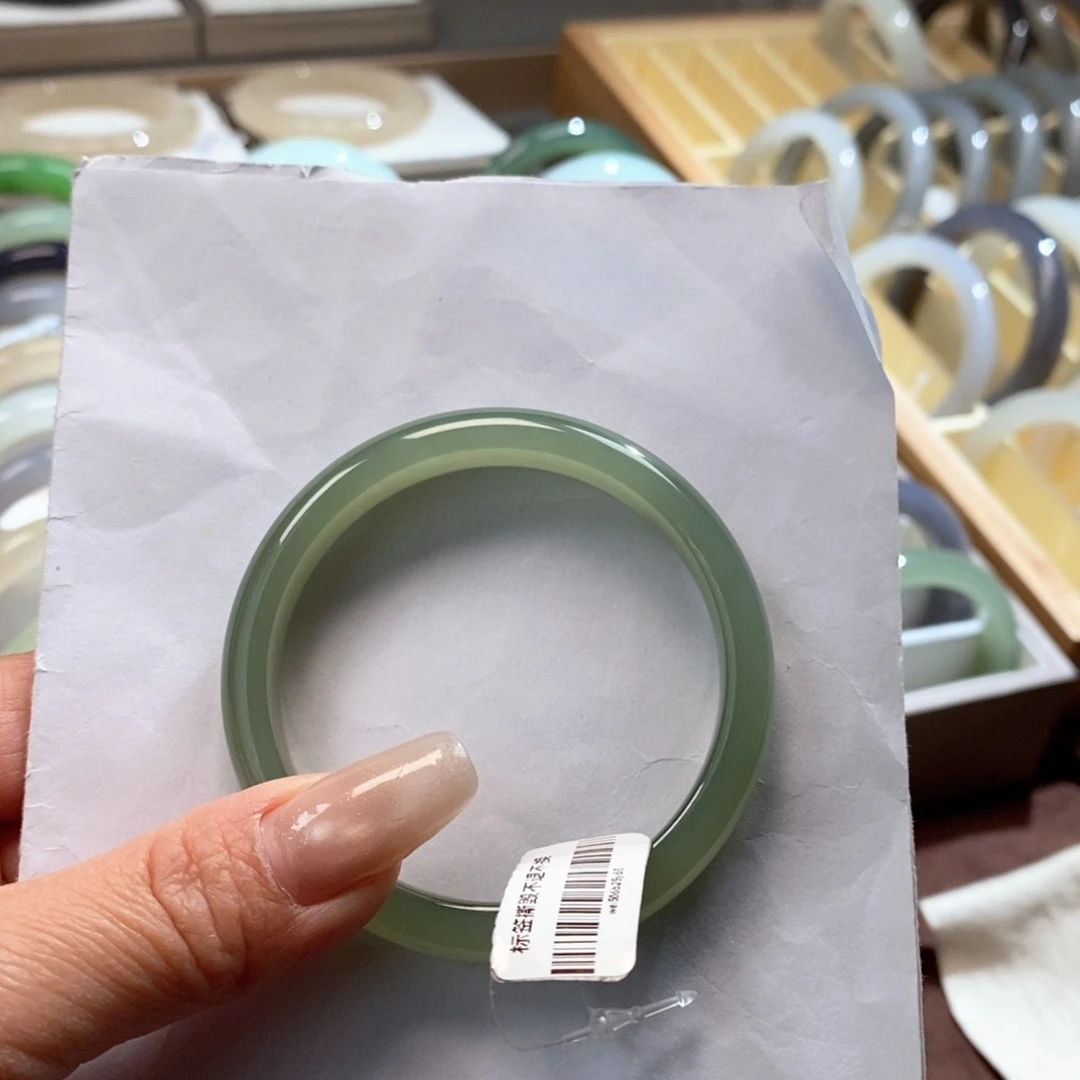 和田玉手镯未镶嵌浅冰湖深晴水52.53