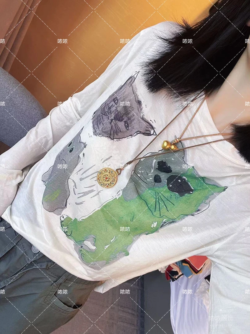 哝NONG【涂鸦猫咪】-2025春夏新款三只涂鸦猫咪圆领百搭上衣0692599