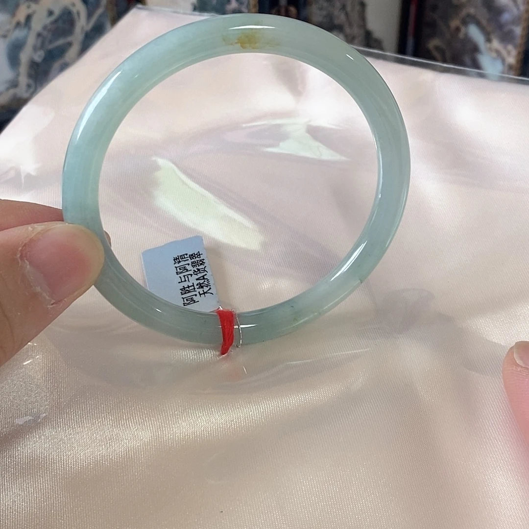 翡翠未镶嵌手镯（圆镯）