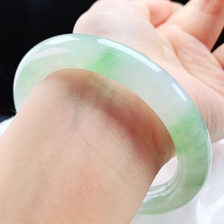 翡翠未镶嵌手镯58圈