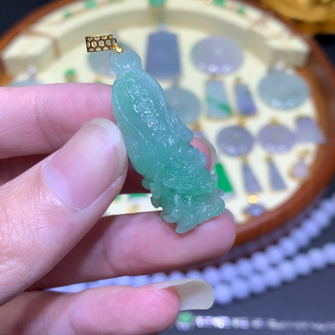 翡翠吊坠(不含链)18K金镶嵌