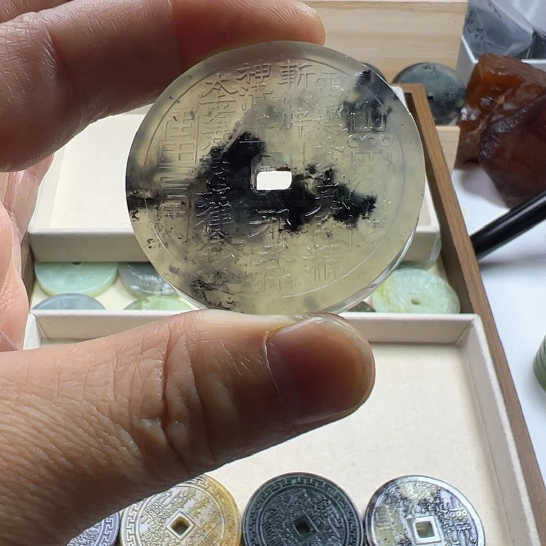 菜***居蛇纹石玉未镶嵌颈饰