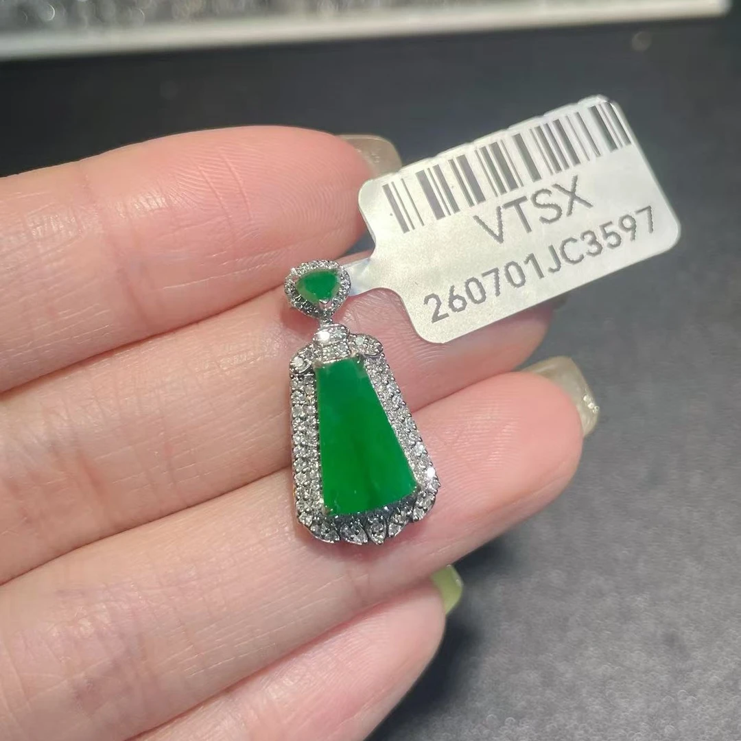 18k金镶嵌缅甸A货翡翠(不含链)