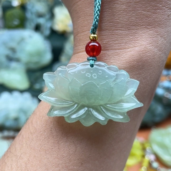 蛇纹石玉吊坠未镶嵌