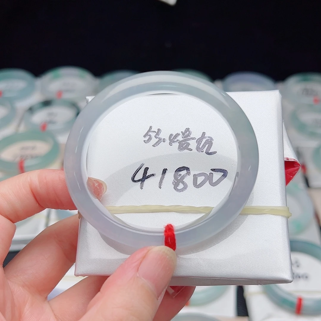 未镶嵌手镯（贵妃镯）翡翠