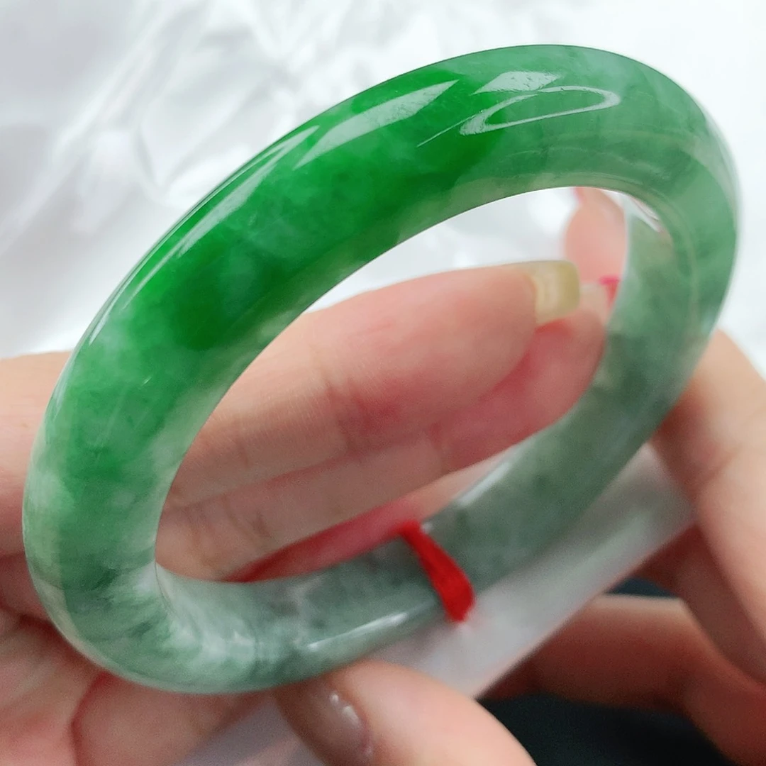 翡翠手镯未镶嵌，712