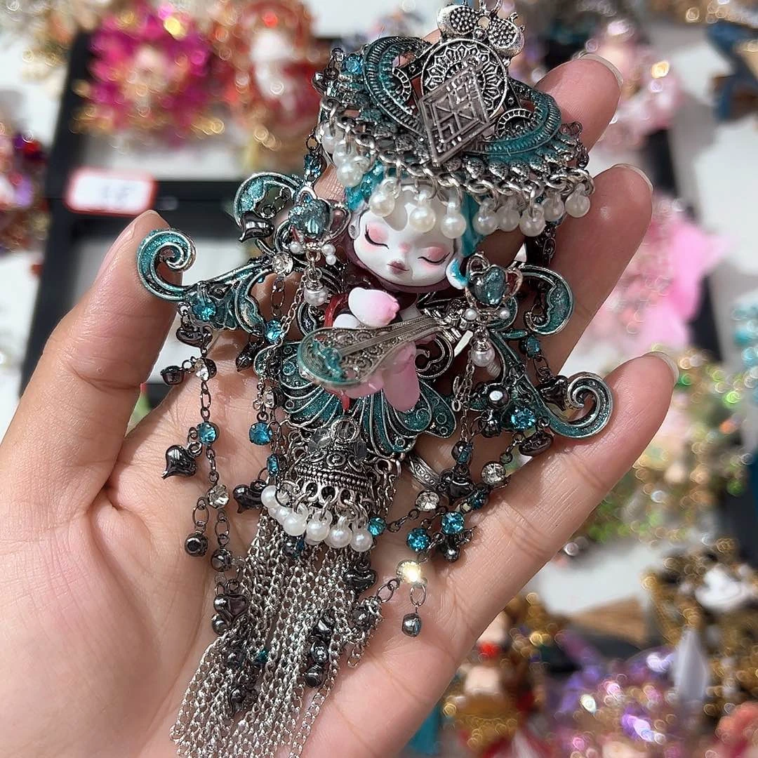 毛绒大气苗疆少女