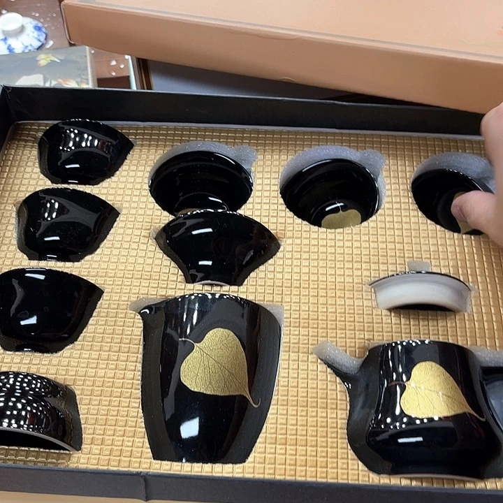 孤品茶具套装等。