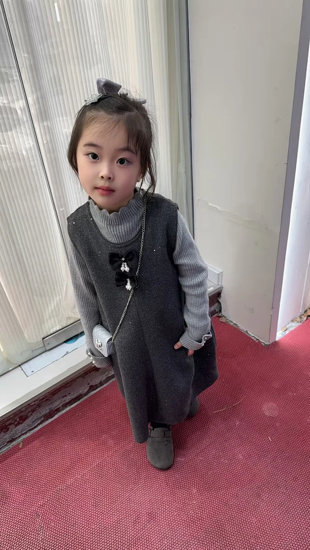 110-150女童灰色两件套套装