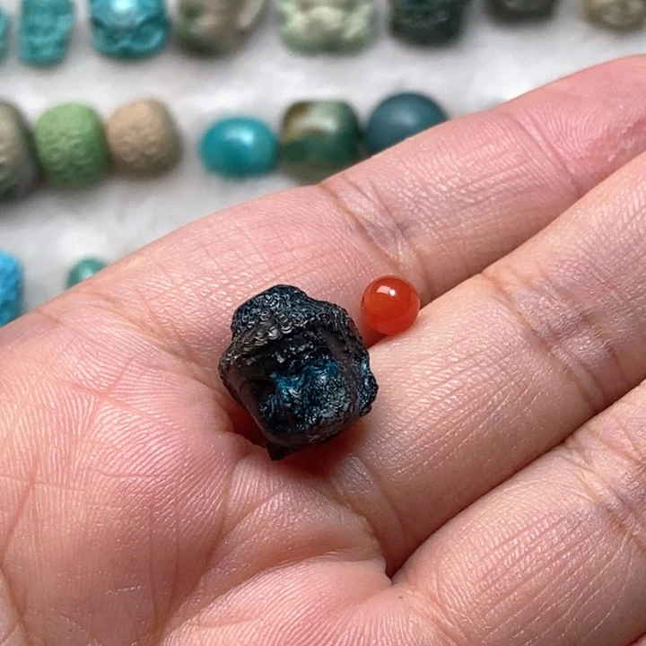 颈饰未镶嵌南红玛瑙