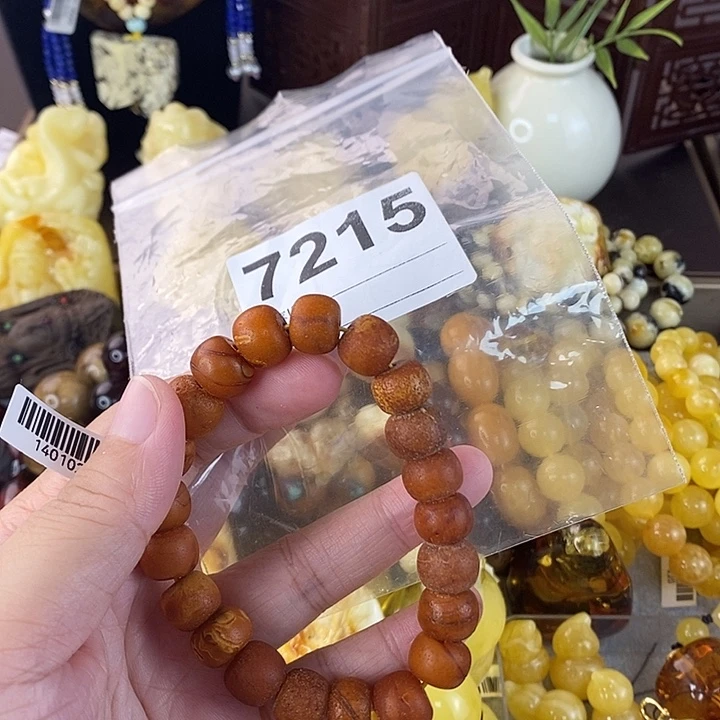蜜蜡未镶嵌珠宝奇石