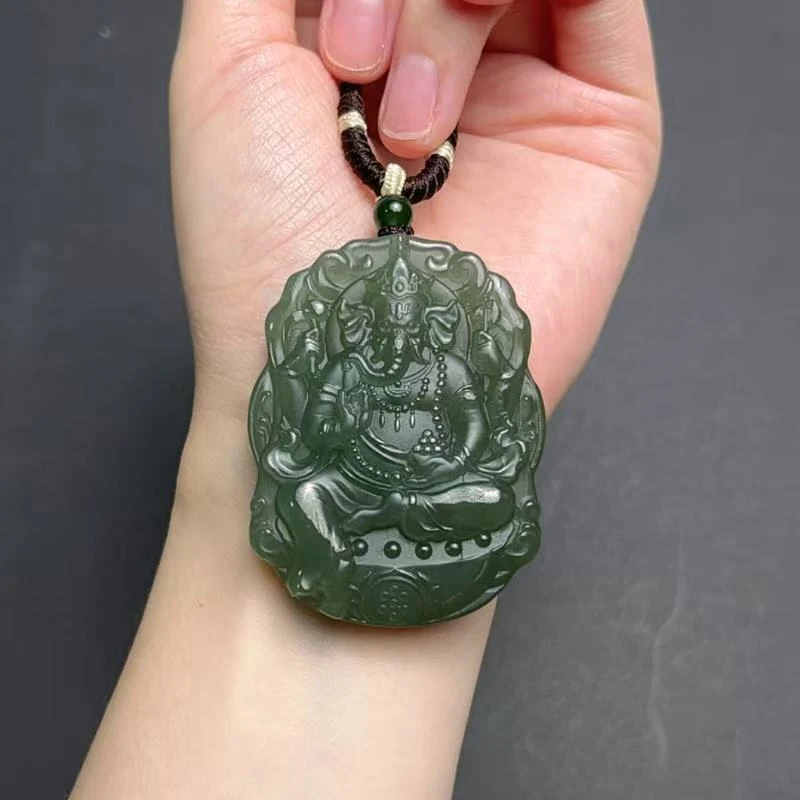 天然和田玉湖水绿象神财神双面精工雕刻挂件