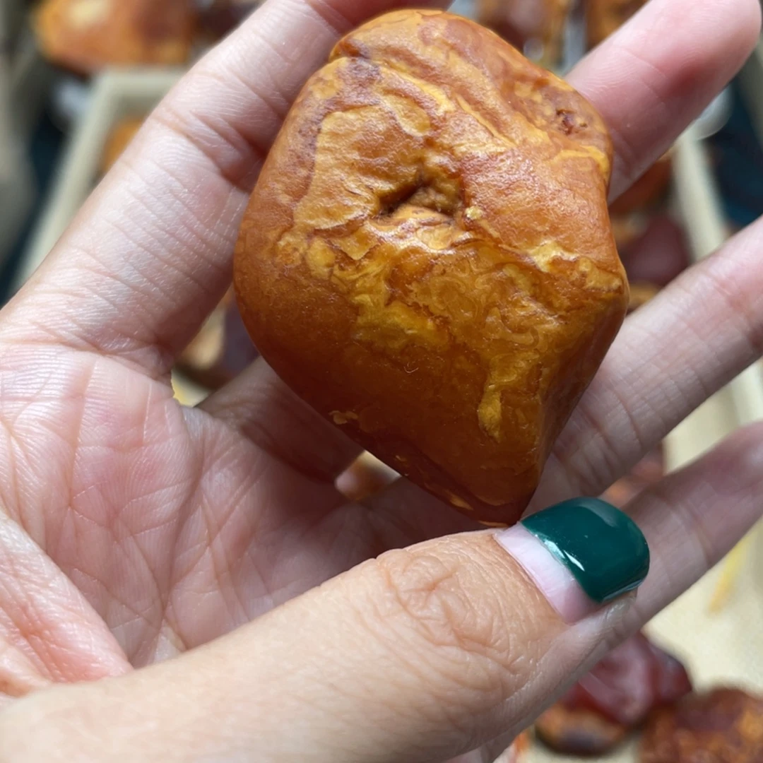 琥珀未镶嵌珠宝奇石