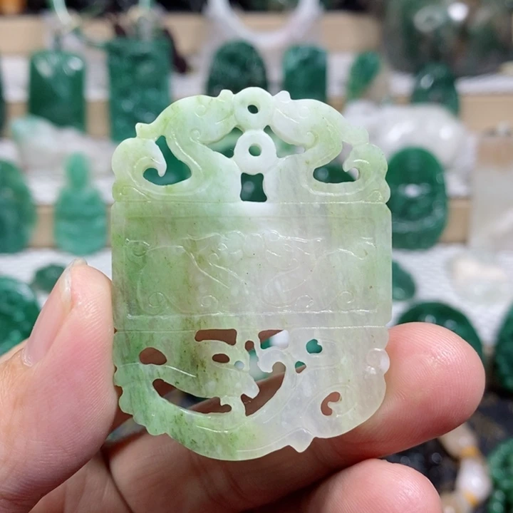 未镶嵌独山玉颈饰