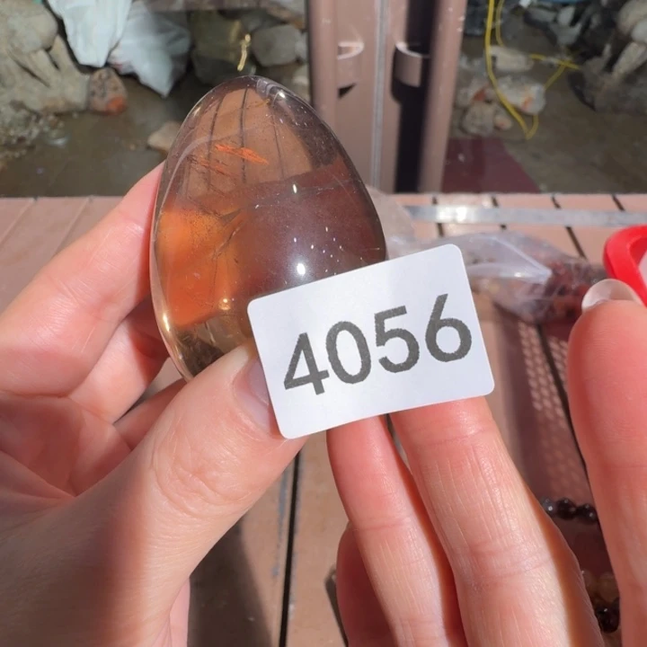 小***逻未镶嵌黄晶大型摆件（非配饰）