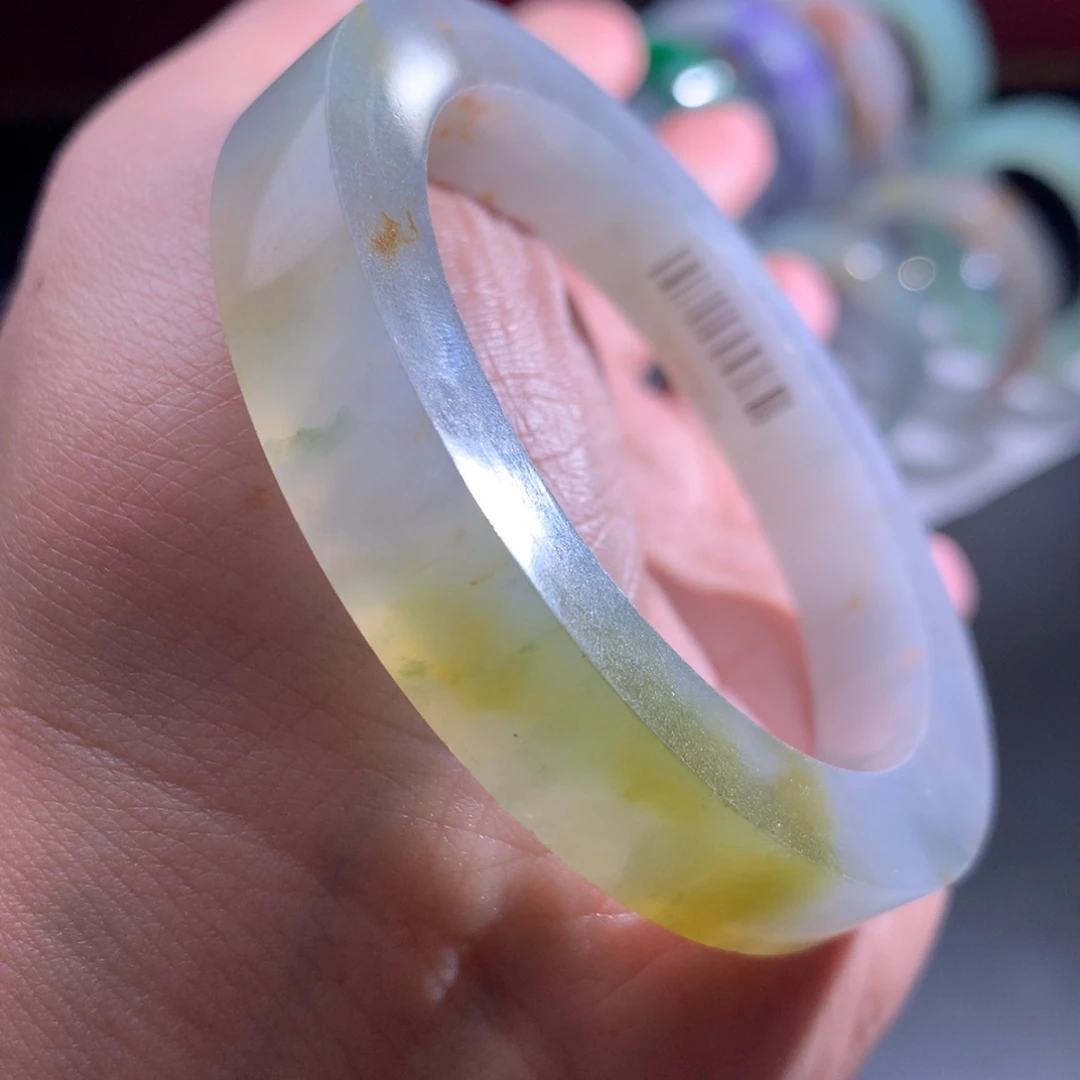 未镶嵌翡翠手镯定制翡翠