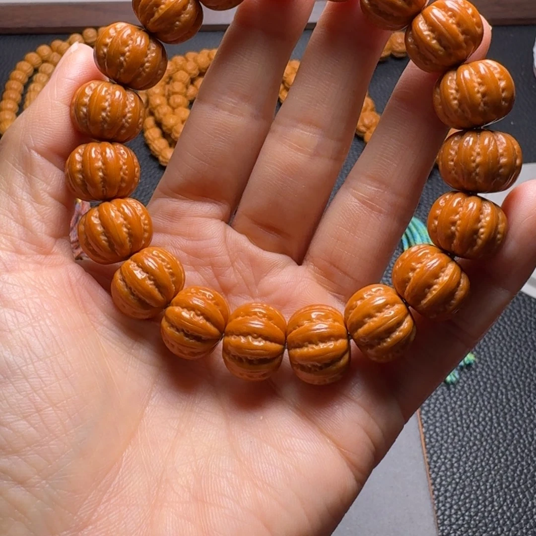 吊坠猴头核桃纽扣巴愣