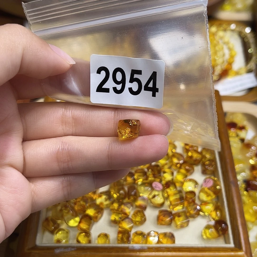 琥珀未镶嵌珠宝奇石