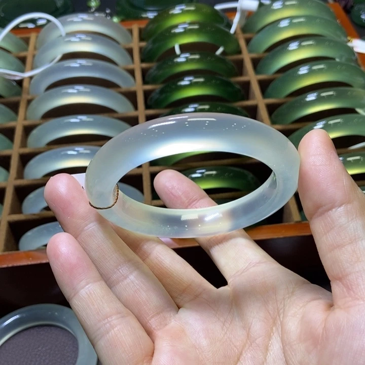 蛇纹石玉未镶嵌手镯55