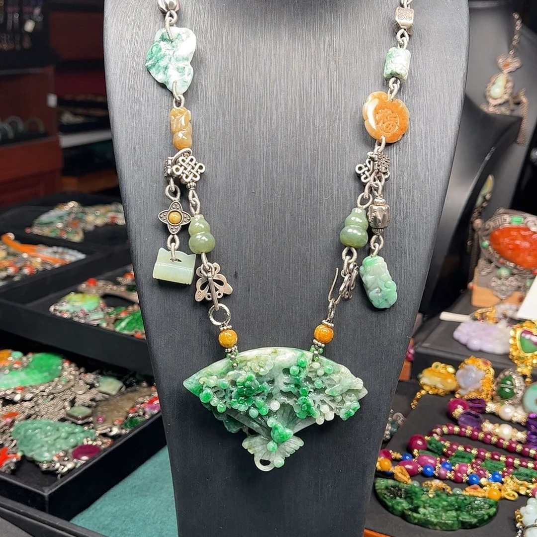 翡翠未镶嵌吊坠(赠链)双十二直降价不议天然翡翠多宝吊坠