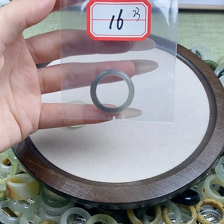 蛇纹石玉未镶嵌戒指