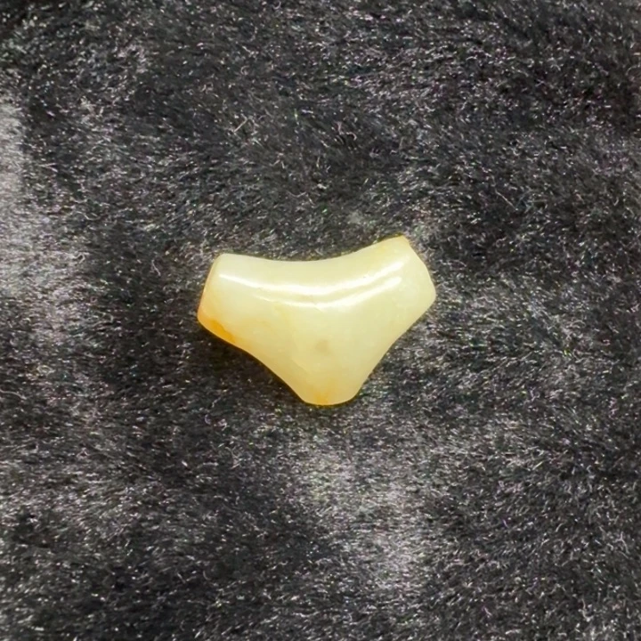 和田玉（糖玉）未镶嵌颈饰和田玉未镶嵌颈饰