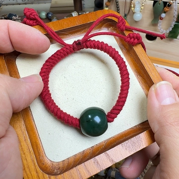 小***盖和田玉（青玉）未镶嵌手绳