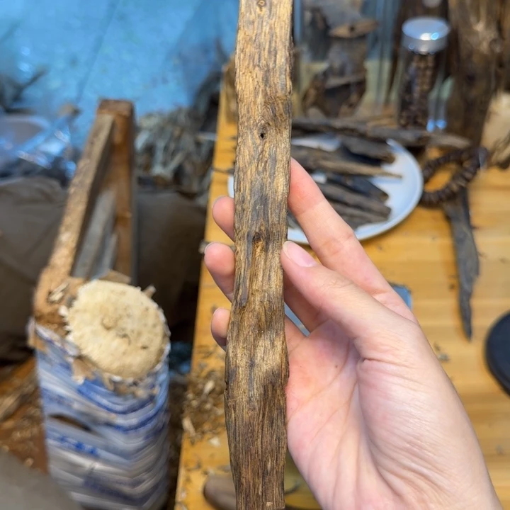 沉香碎屑沉香张勺子块料19克