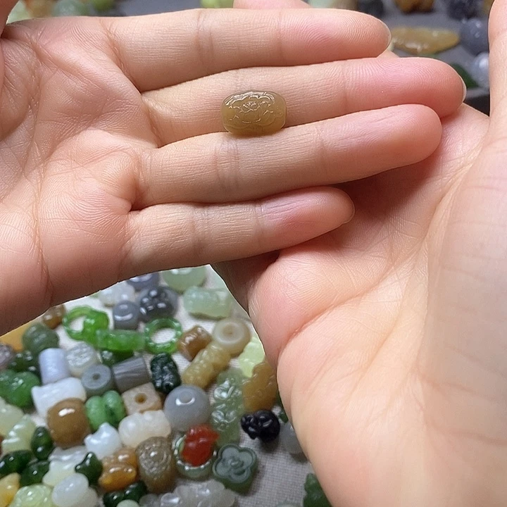 未镶嵌和田玉挂件牡丹花桶珠