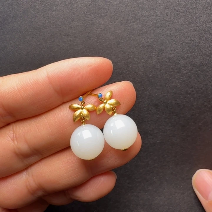 和田玉18K金镶嵌耳饰