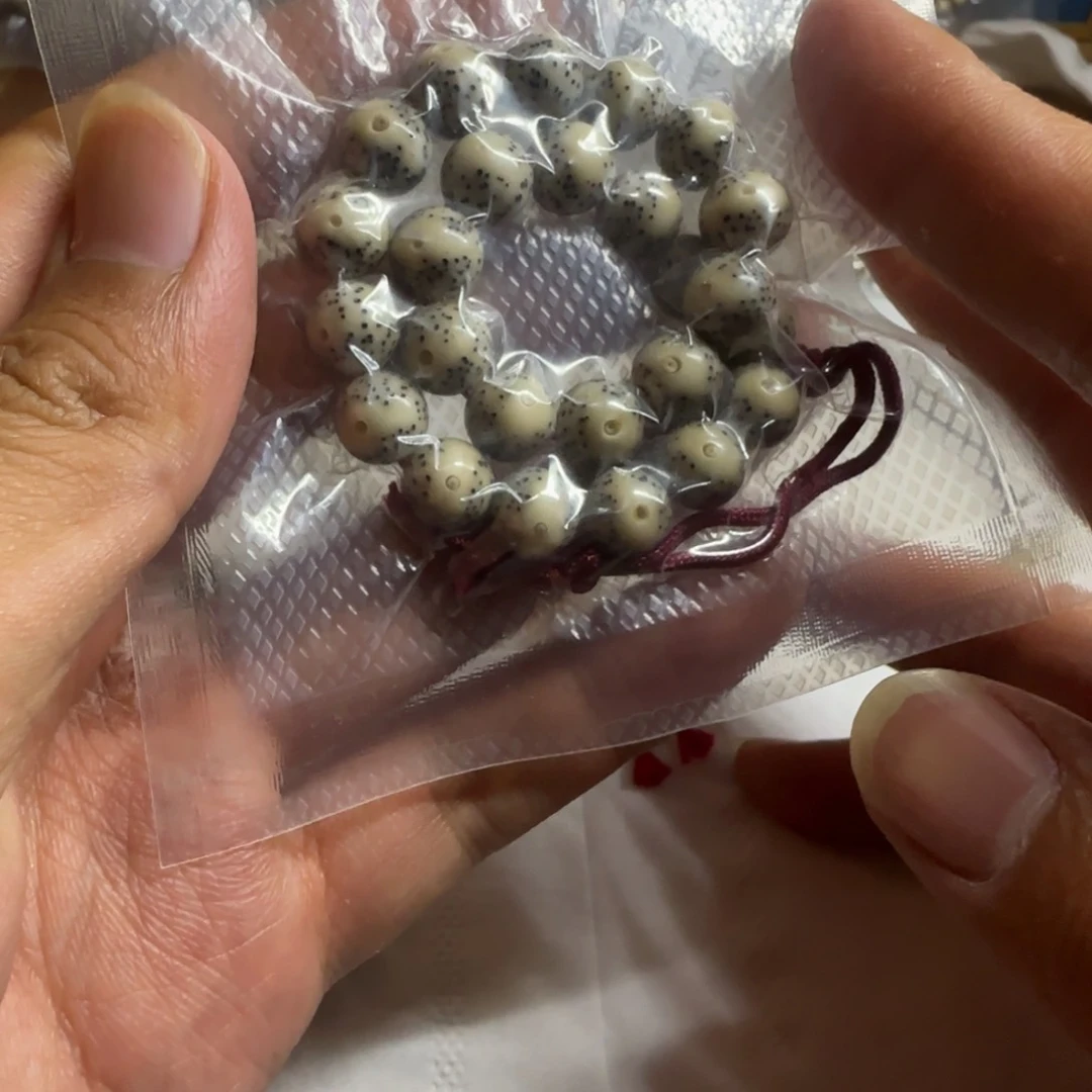 猴头核桃把件黄金瞳03