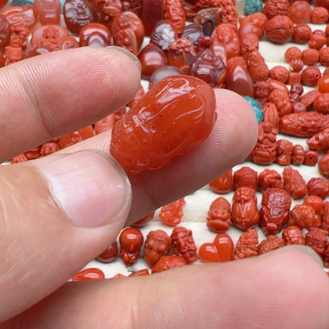 南红玛瑙配饰未镶嵌