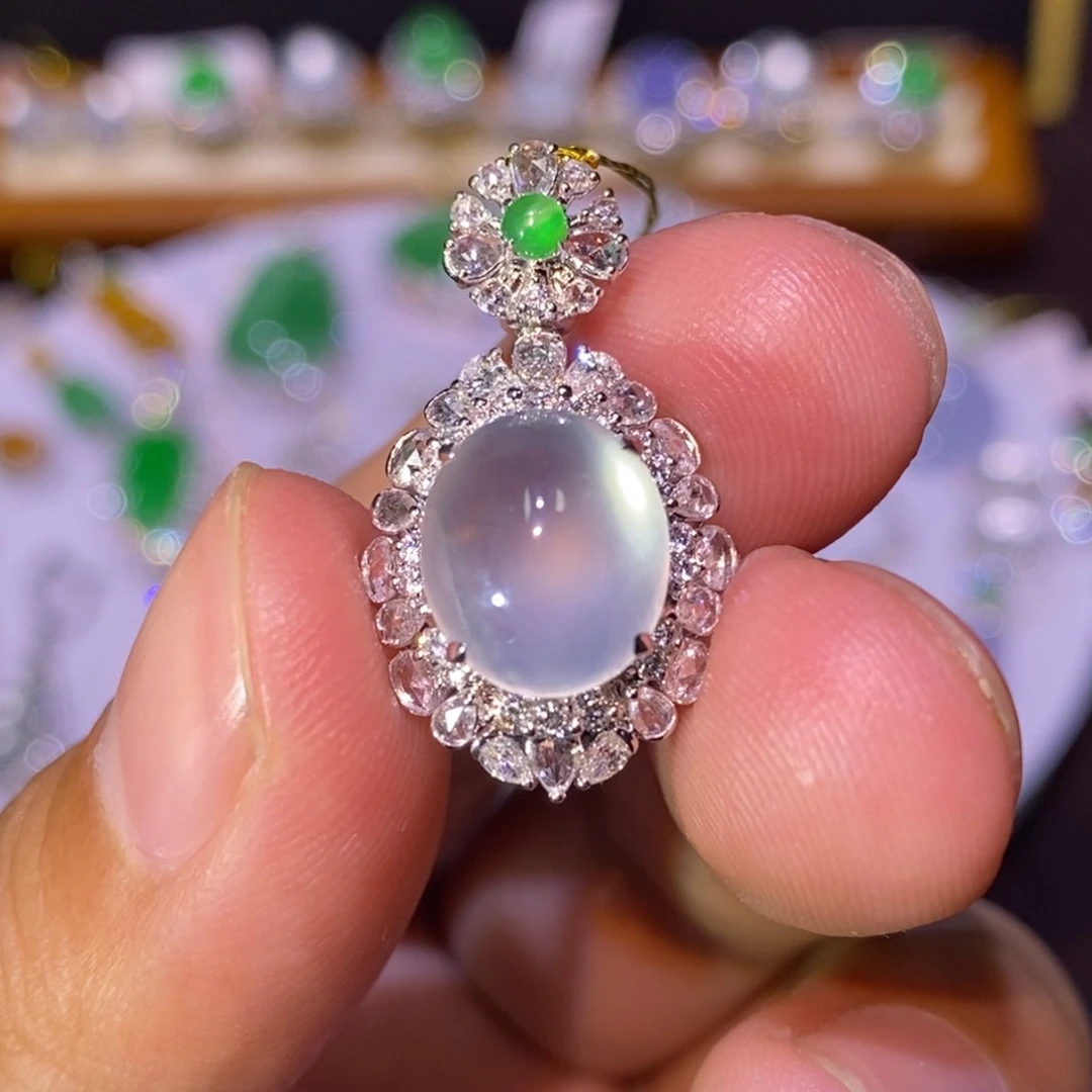 【闪购商品】吊坠(不含链)18K金镶嵌翡翠