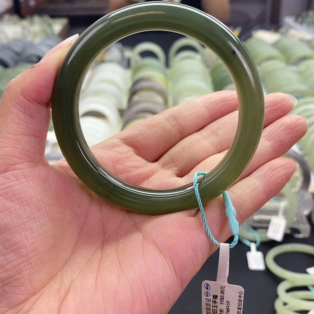 和田玉未镶嵌珠宝奇石和田玉手镯57