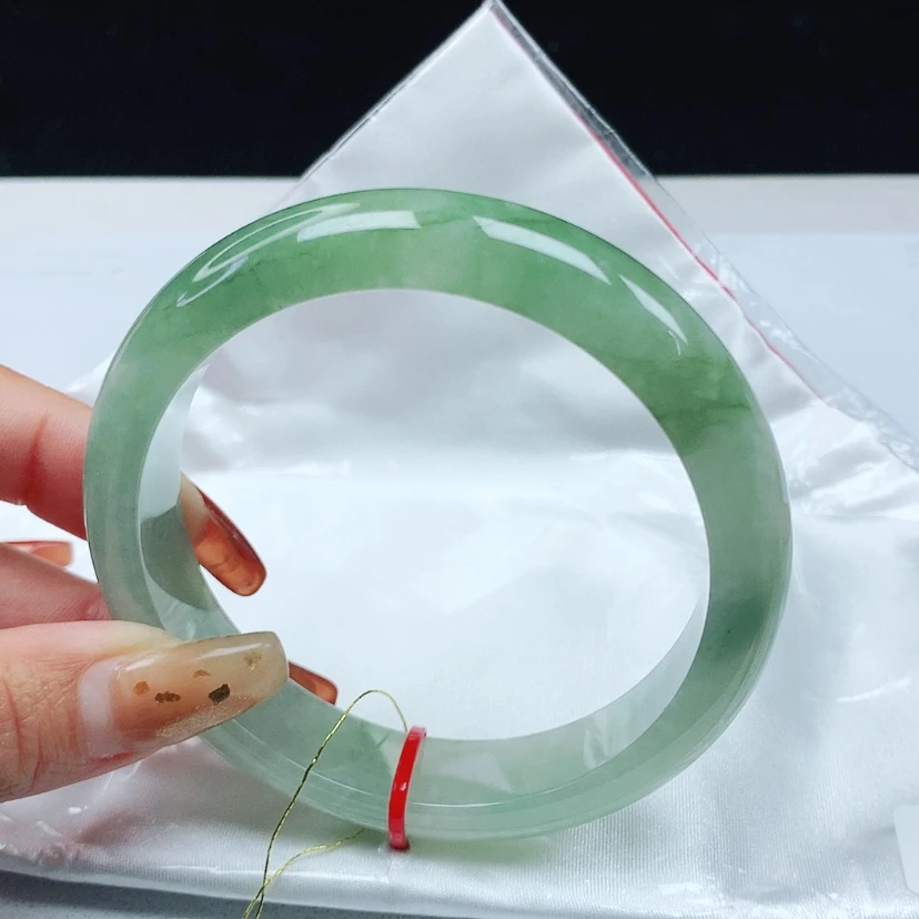【闪购商品】翡翠手镯未镶嵌 正圈62+