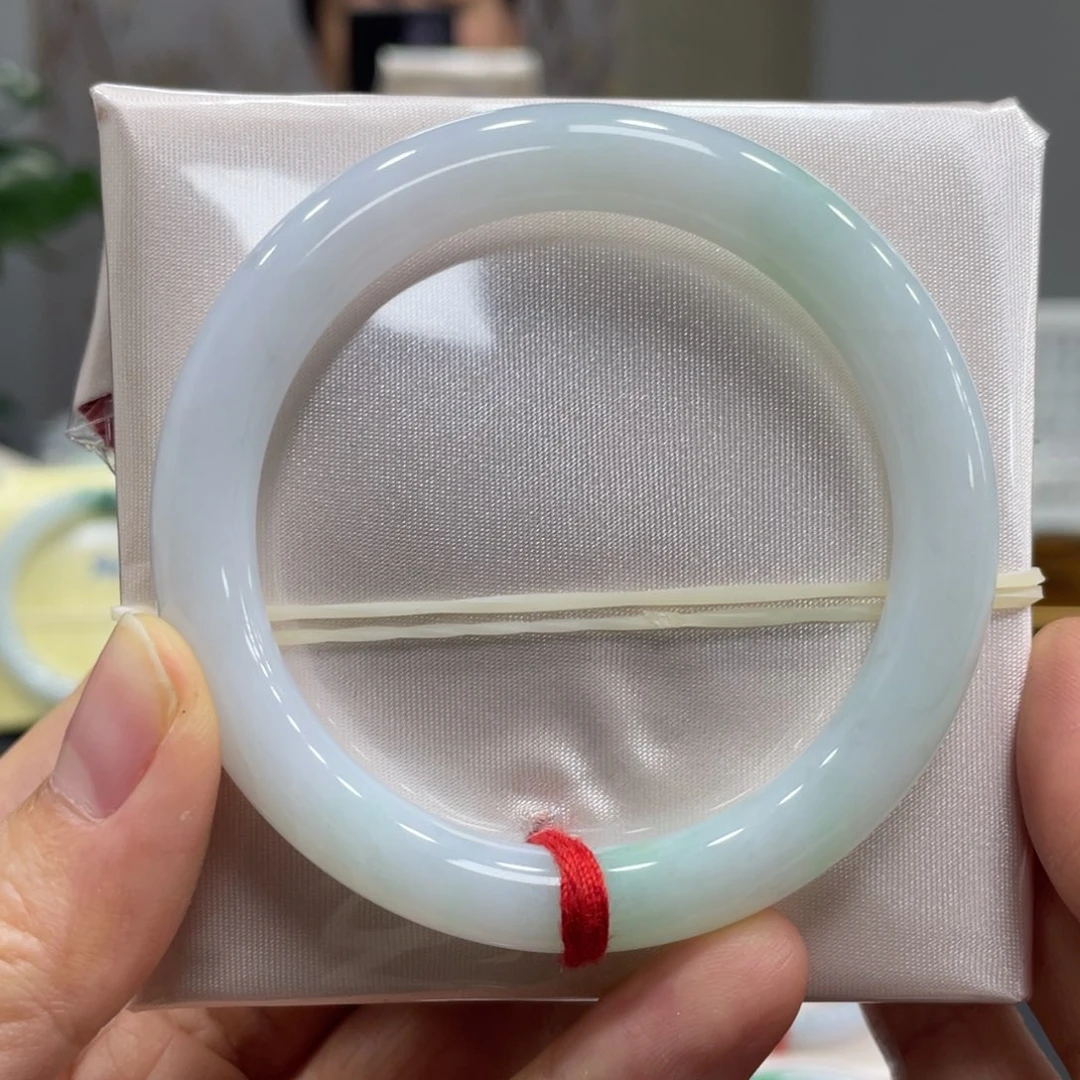 翡翠未镶嵌手镯翡翠