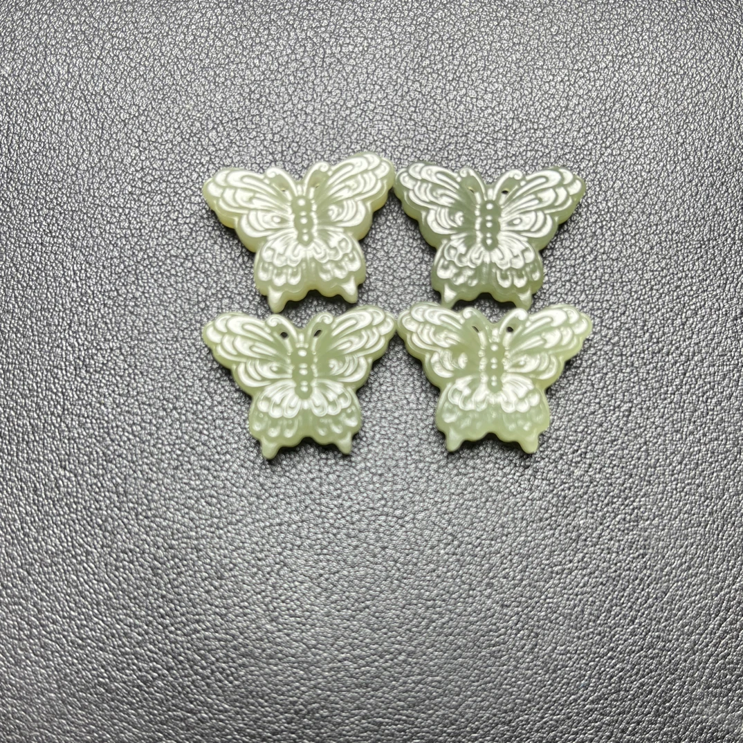 天然和田玉精品蝴蝶尺寸24✖️18✖️5mm拍一发一（多样性发货）