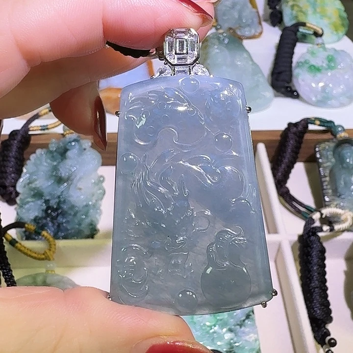 颈饰未镶嵌翡翠A货