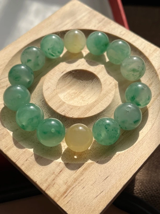 翠缘珠宝 天然（A货）非洲翠冰飘绿花单珠卡12单珠（多样性发其一）