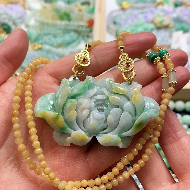 翡翠颈饰未镶嵌吊坠
