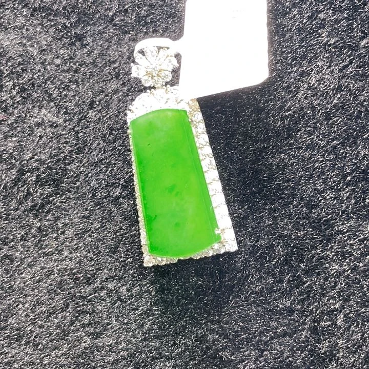 翡翠颈饰未镶嵌15，