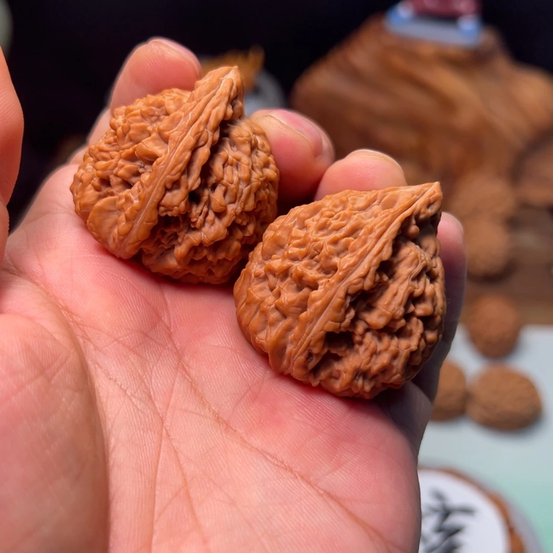 雪***月文玩核桃吊坠过江龙