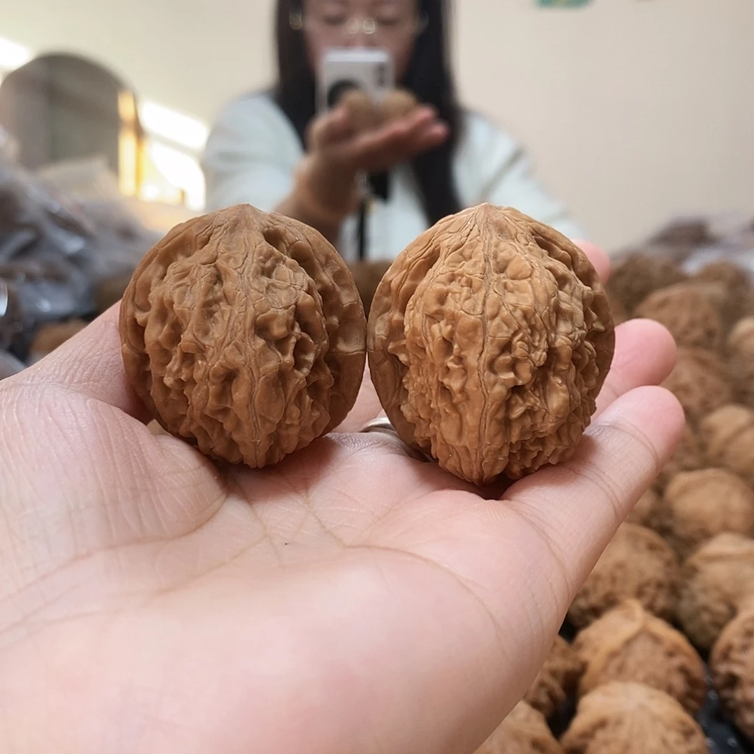 文玩核桃吊坠牡丹纹37磕