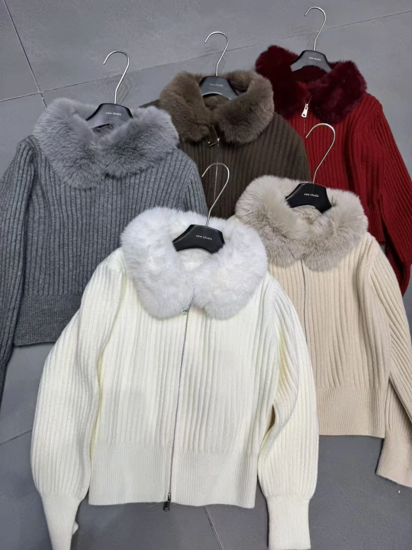 冬季时尚百搭带毛领款毛衣251209