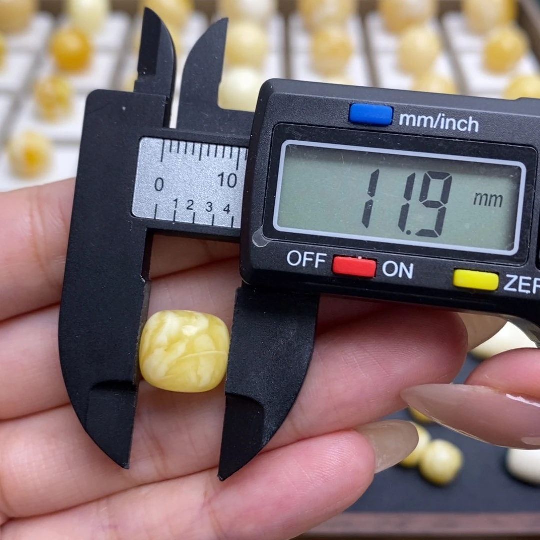 未镶嵌蜜蜡珠宝奇石