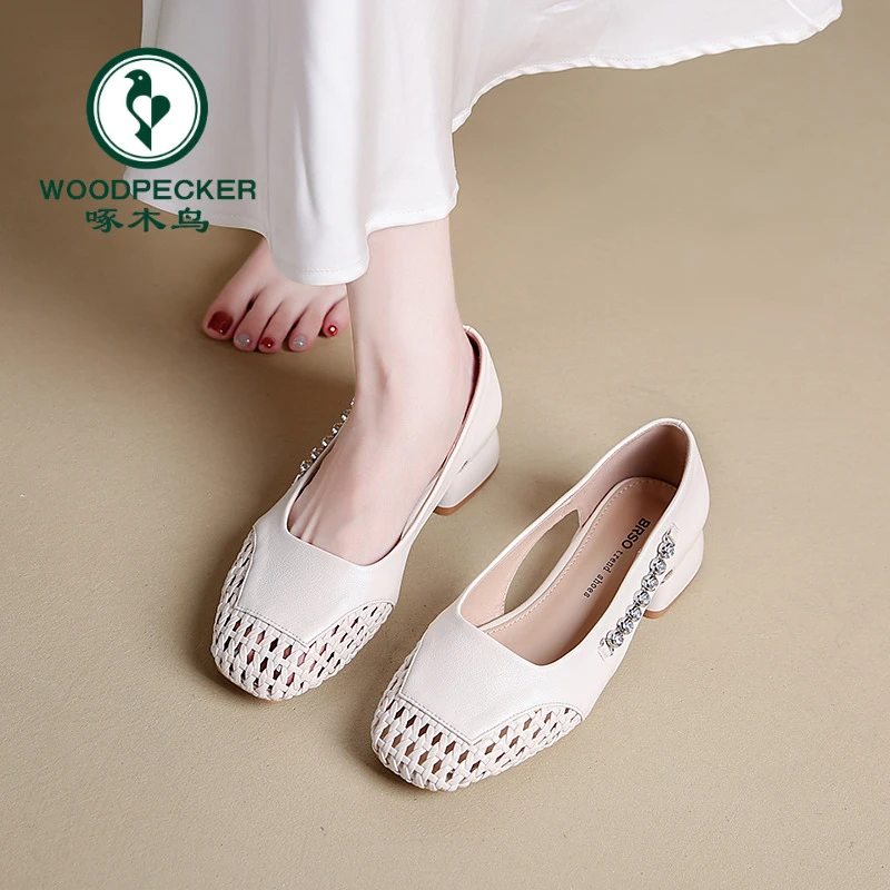 啄木鸟夏季凉鞋女2025新款透气包头镂空中粗跟时尚妈妈鞋夏款女鞋